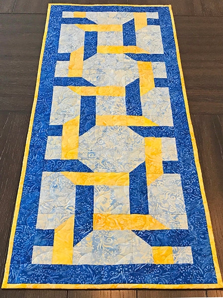 Woven Squares Table Runner CCQ-073 - Paper Pattern