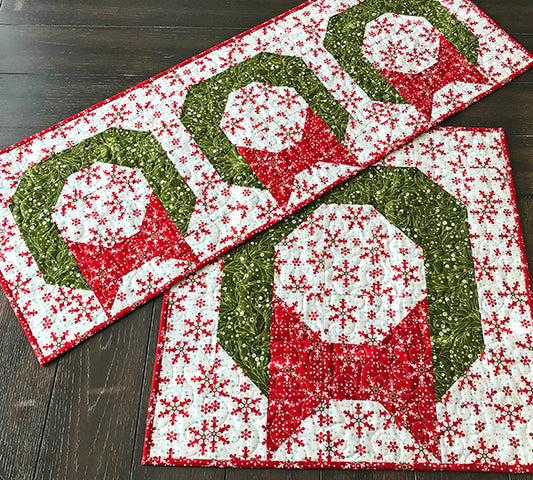 Christmas Wreath Table Runner/Table Topper CCQ-063e - Downloadable Pattern