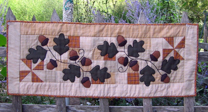 Acorn and Leaf Table Runner Pattern CTG-021 - Paper Pattern