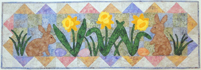 Hop into Spring Table Runner Pattern CTG-157 - Paper Pattern