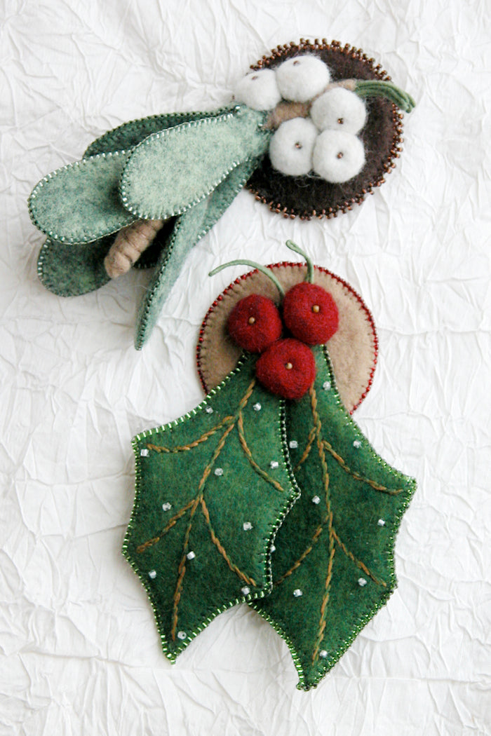 Holly and Mistletoe Pins DBM-1302e - Downloadable Pattern
