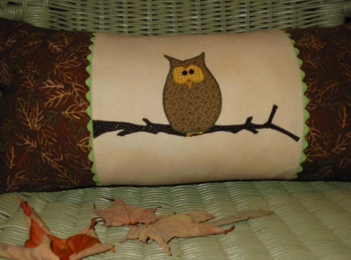 HootyOwl Pillow FREE-021e - Downloadable Pattern