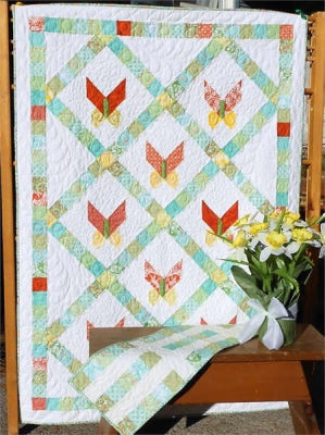 Petit Papillon Quilt and Table Runner Pattern LLD-047 - Paper Pattern