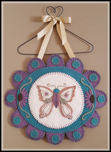 Butterfly Kisses Wall/Table Mat PLP-222e - Downloadable Pattern