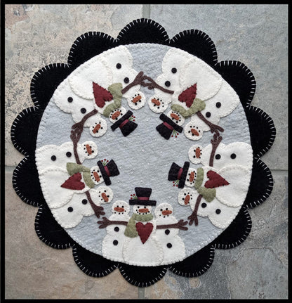 A Circle of Friends Table/Wall Mat PLP-259e - Downloadable Pattern
