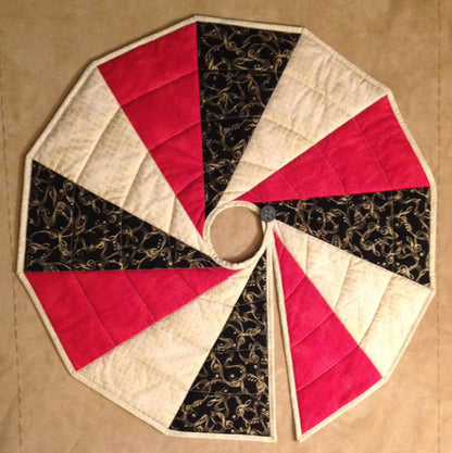 Modern Two Sided Tree Skirt Quilt Pattern SEW-104 - Paper Pattern